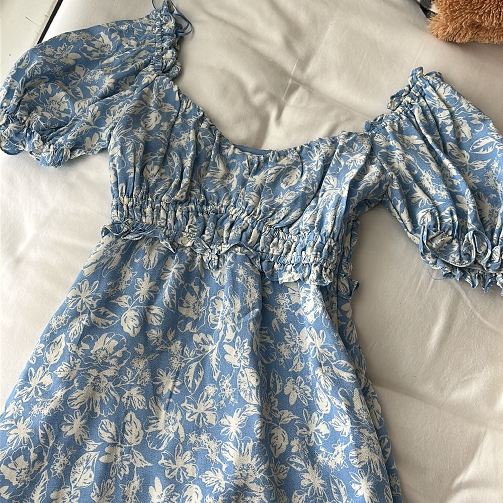 blue flowy floral dress